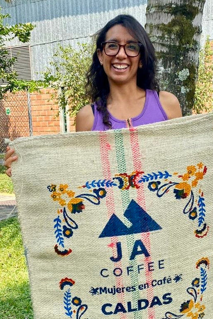 Cafe mujeres in Colombia empowering women farmers